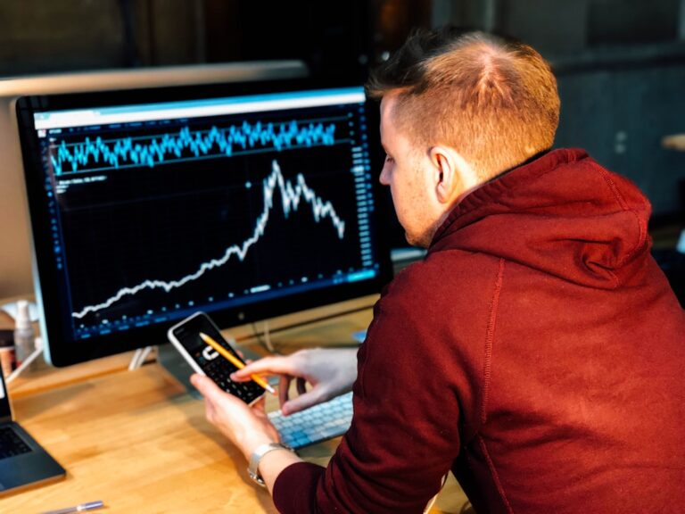 Photo Financial Report Analysis